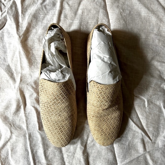 Mint & Rose leather flats. Made in Spain. Never worn. Only tried on. - Picture 2 of 4